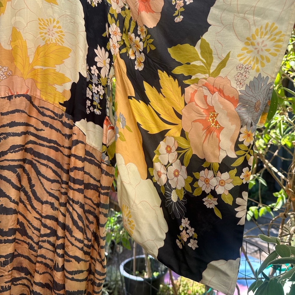 Spell Kimono - Picture 5 of 8